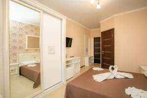 Императоръ - номер 4х местный 2х комнатный с лоджией - фото 1