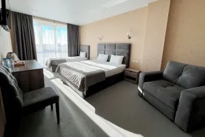 Отель'' Grand Sapphir Apartament'' - номер Superior ПК 3-местный 1-комнатный - фото 1